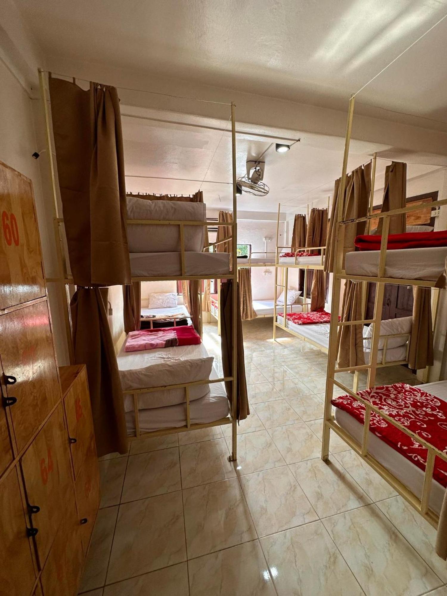 Vongprachan Backpackers Hostel Luang Prabang Exterior photo