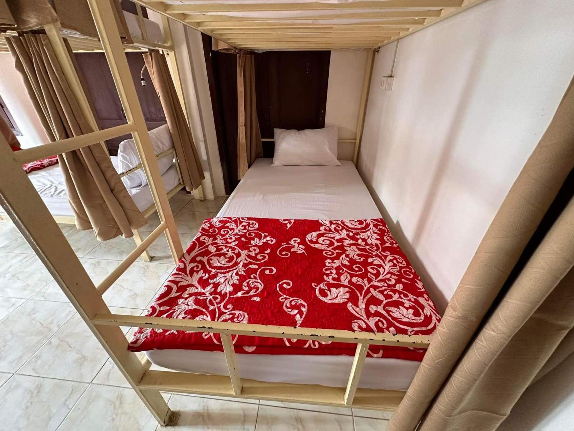 Vongprachan Backpackers Hostel Luang Prabang Exterior photo