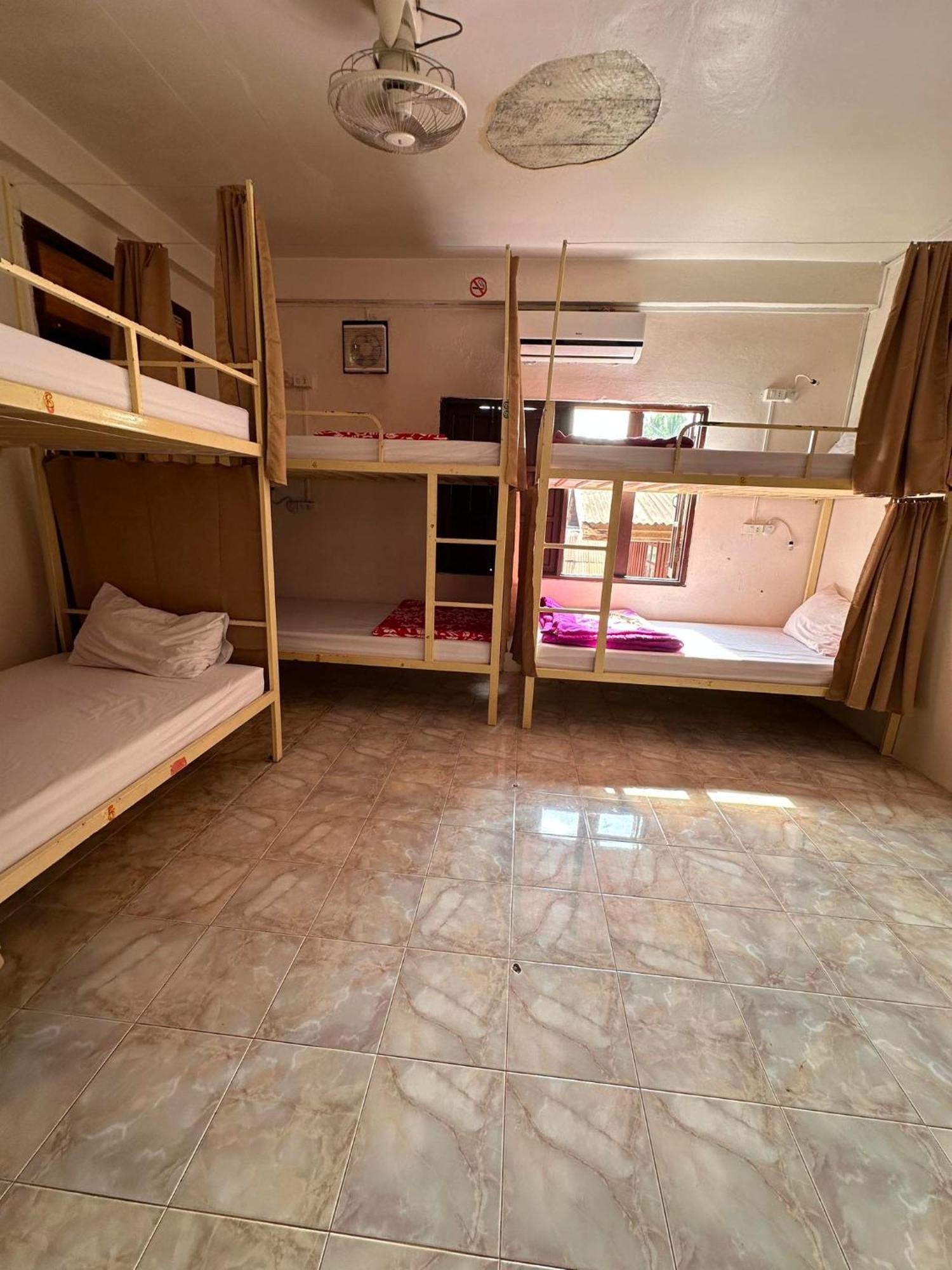 Vongprachan Backpackers Hostel Luang Prabang Exterior photo