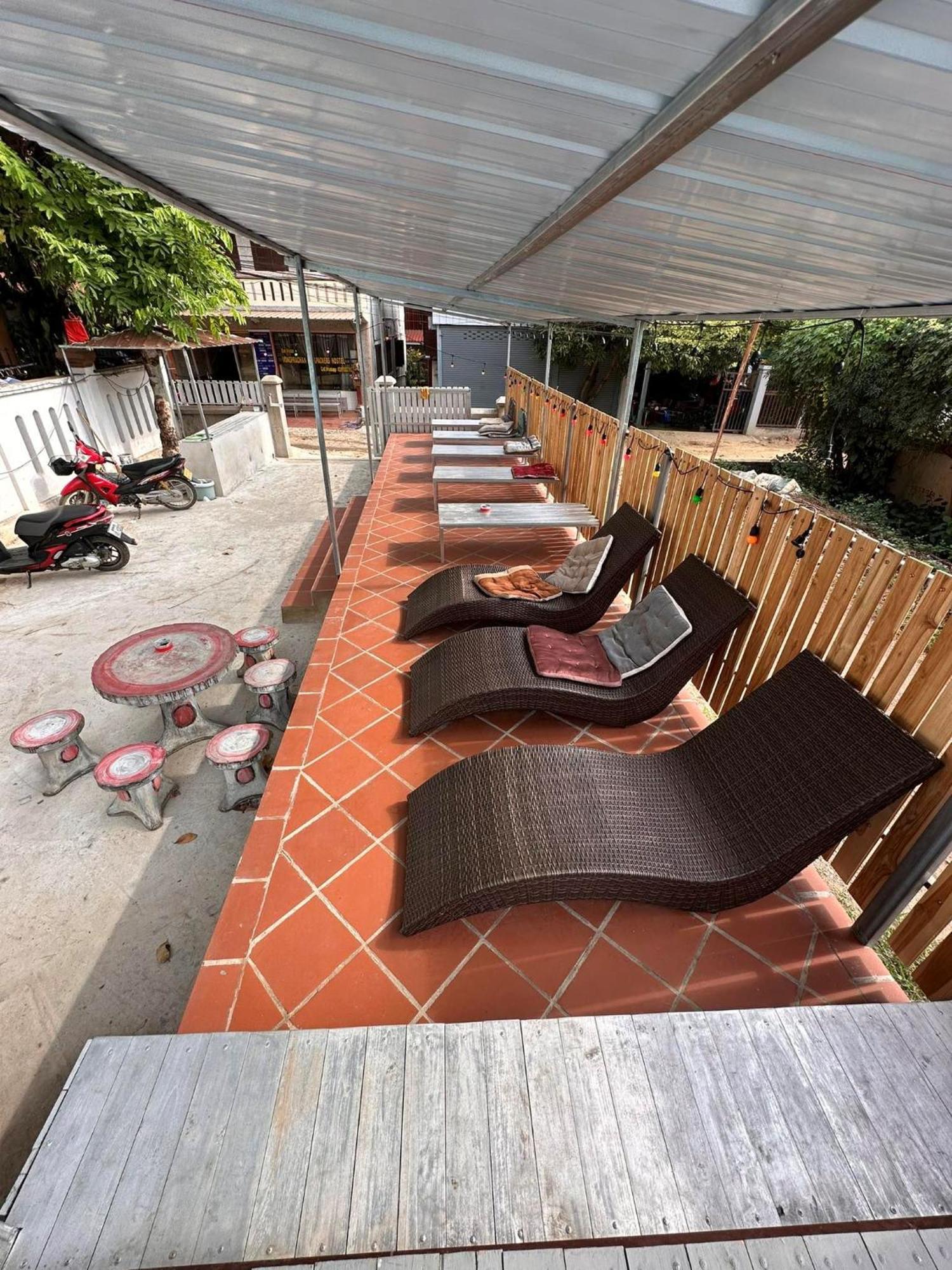 Vongprachan Backpackers Hostel Luang Prabang Exterior photo