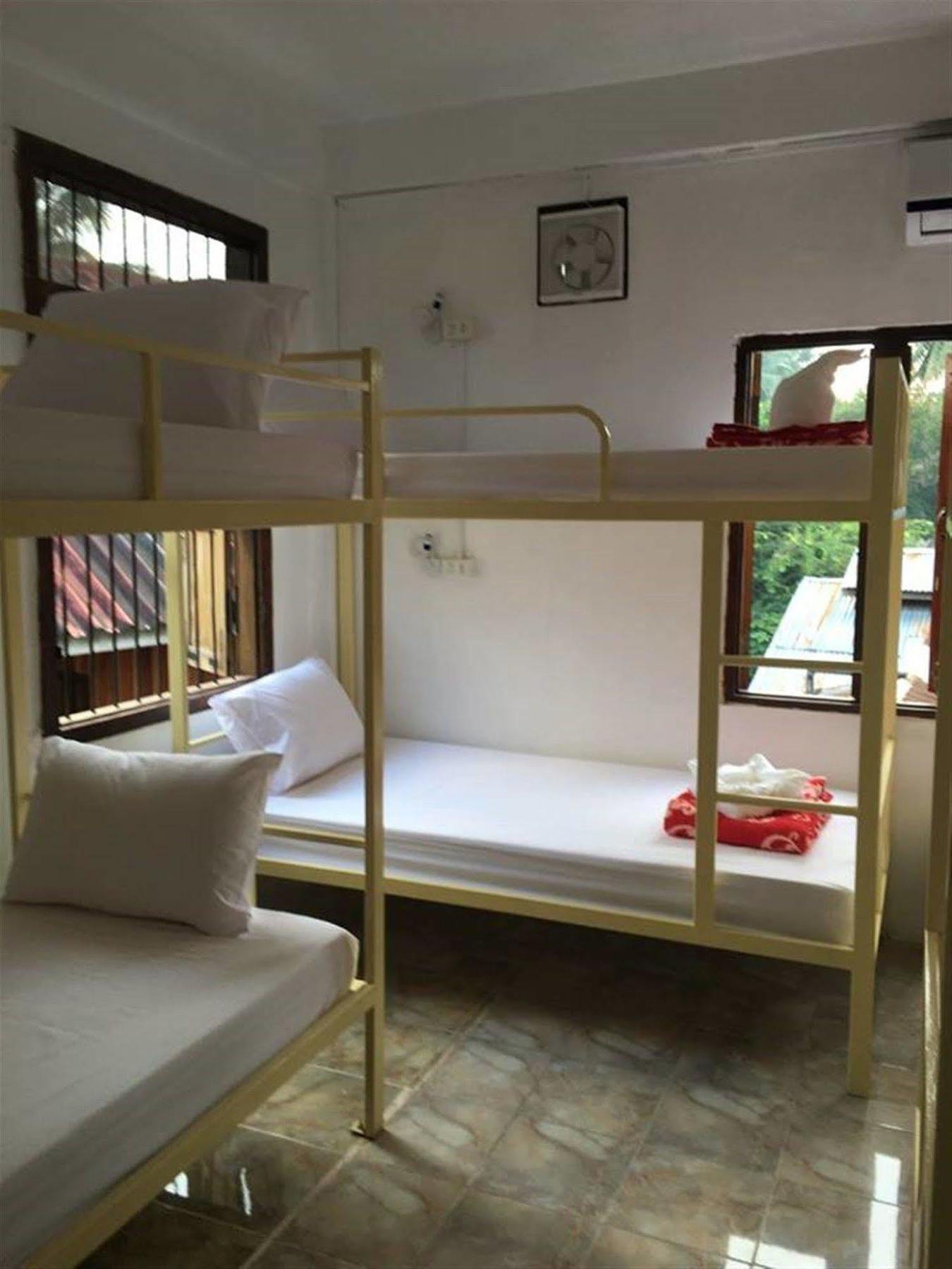 Vongprachan Backpackers Hostel Luang Prabang Exterior photo