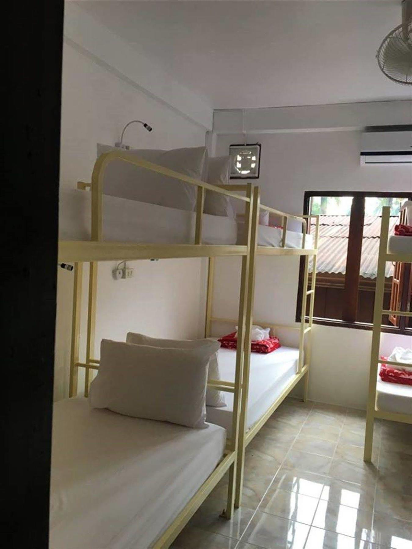 Vongprachan Backpackers Hostel Luang Prabang Exterior photo