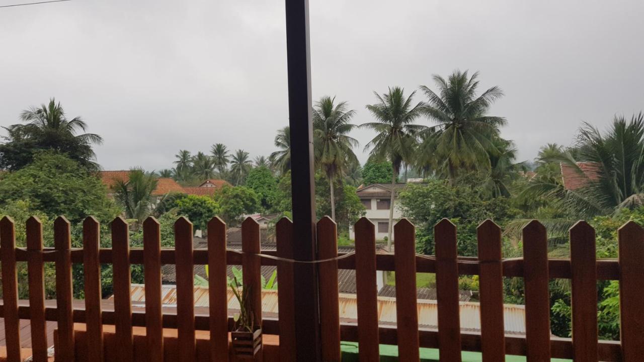 Vongprachan Backpackers Hostel Luang Prabang Exterior photo